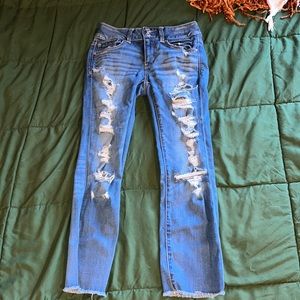 American eagle size 4 artist crop ripped skinny jeans
